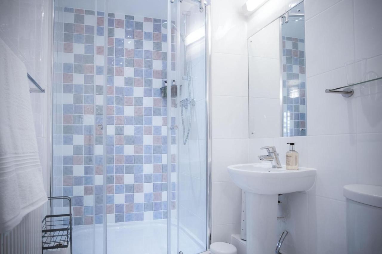 Minarvon - 2 Bedroom Apartment - Saundersfoot Eksteriør billede