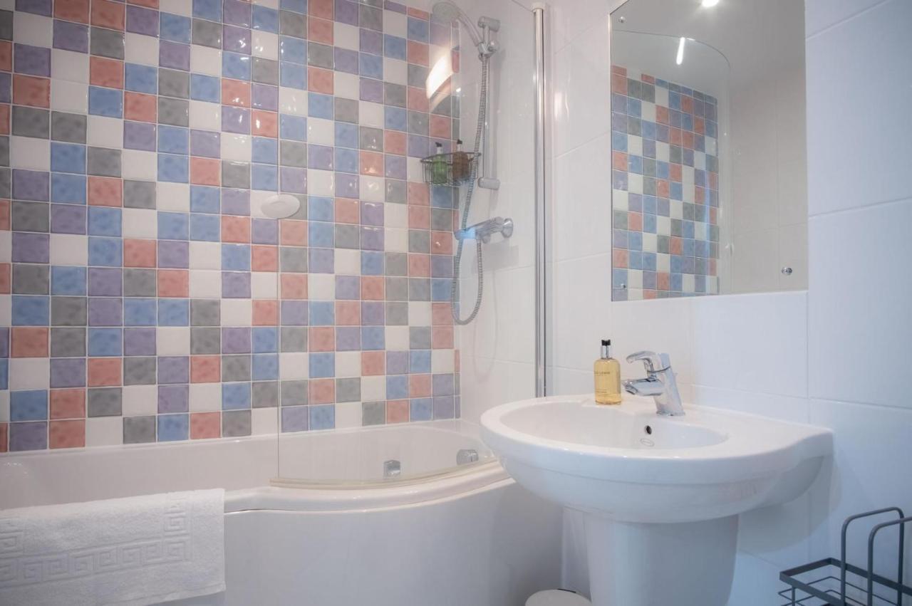 Minarvon - 2 Bedroom Apartment - Saundersfoot Eksteriør billede